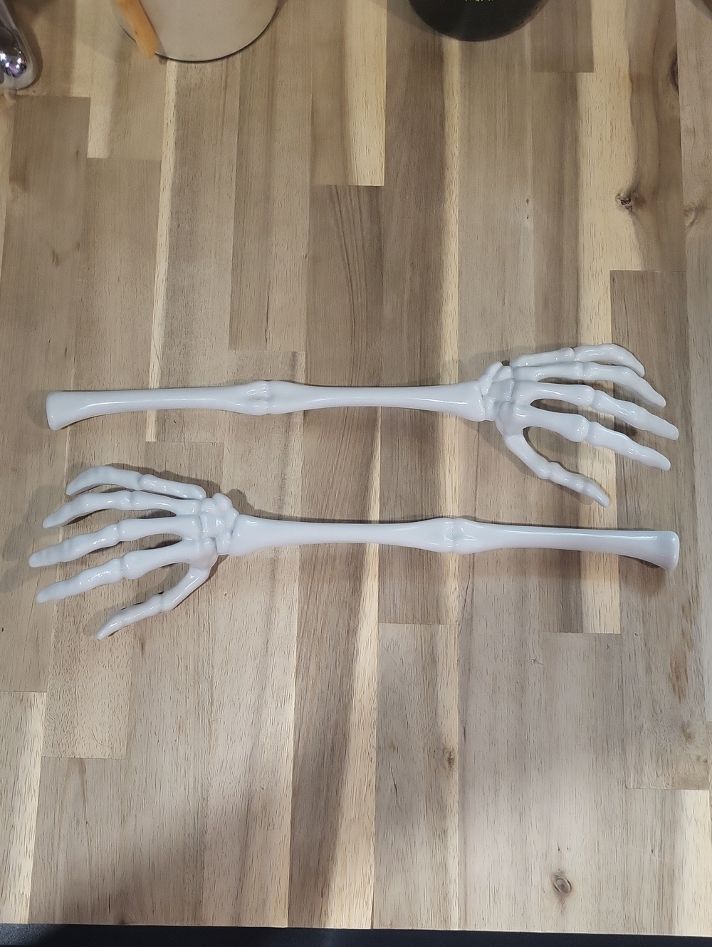 NEW💀 Fun White Skeleton Hand Food Servers Party Decor! - Picture 2 of 2